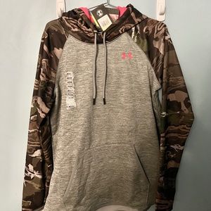 NEW Women’s Under Armour Camo/Gray/Pink hoodie